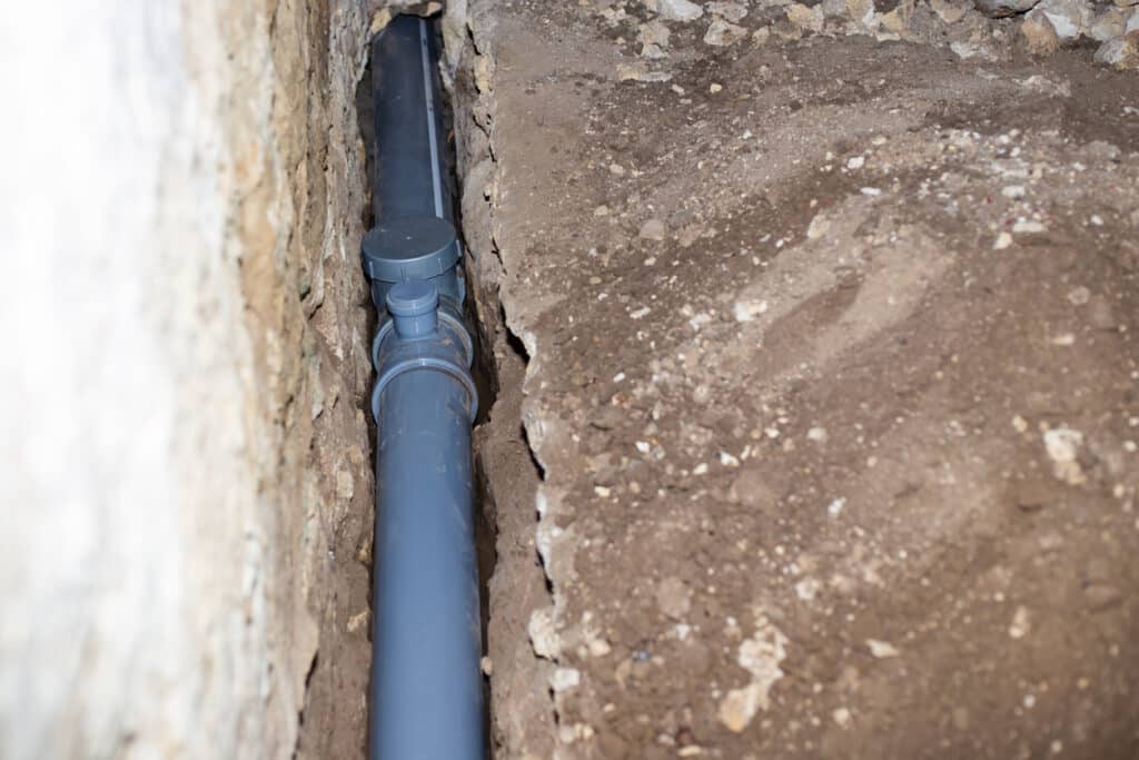 lining sewage with plastic pipes